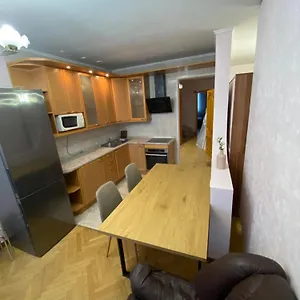 Real Apartments- Geroiv Dnipra Metro Station Киев
